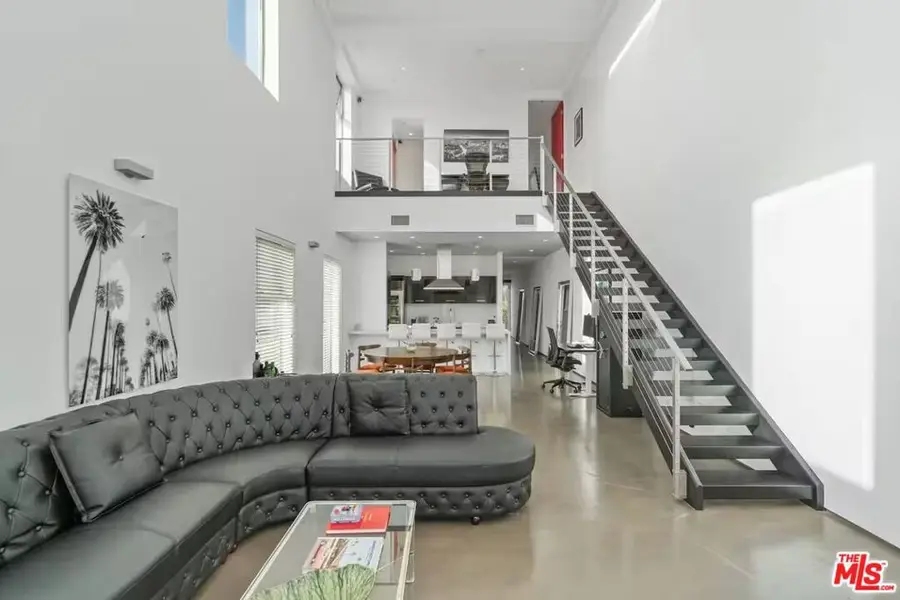 611 N Bronson Avenue #10, Los Angeles, CA 90004 - #2