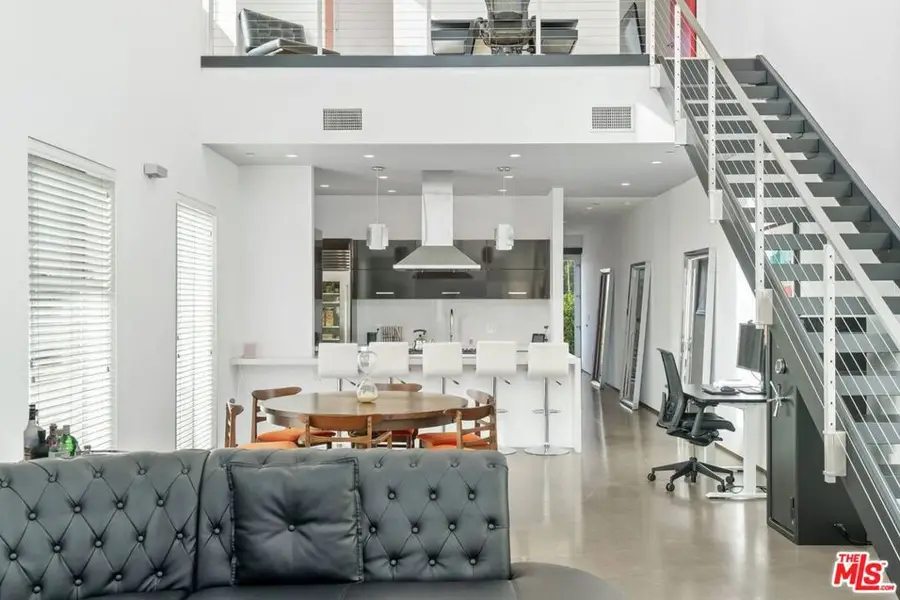 611 N Bronson Avenue #10, Los Angeles, CA 90004 - #3