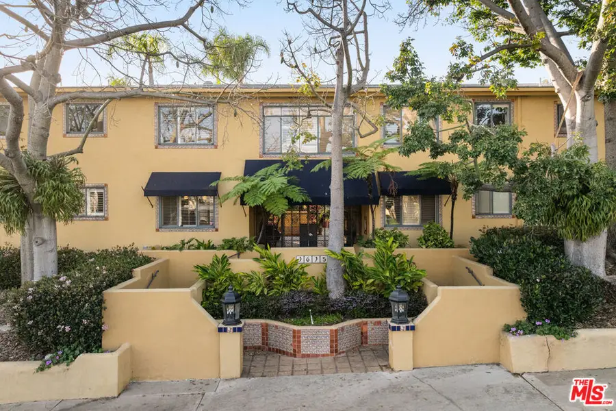 1615 N Laurel Avenue #202, Los Angeles, CA 90046 - #2