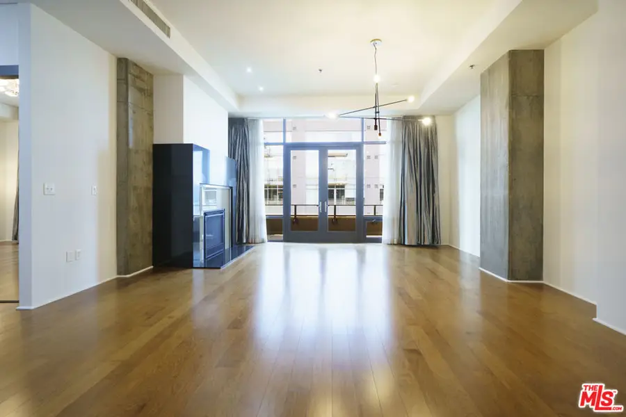 1111 S Grand Avenue #PH3, Los Angeles, CA 90015 - #3