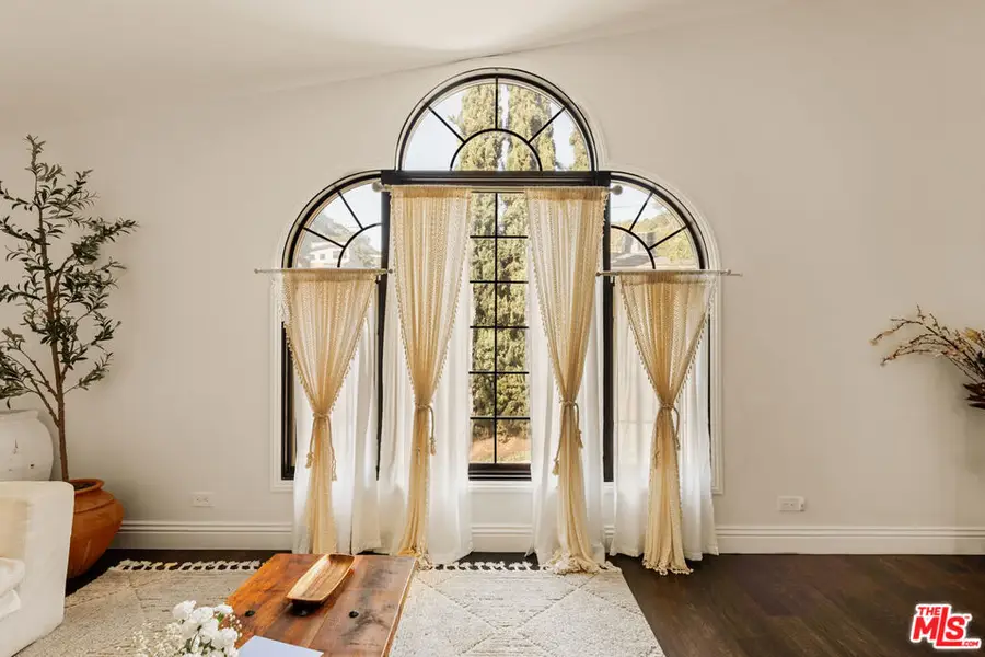 1110 N Beverly Glen Boulevard, Los Angeles, CA 90077 - Image #3