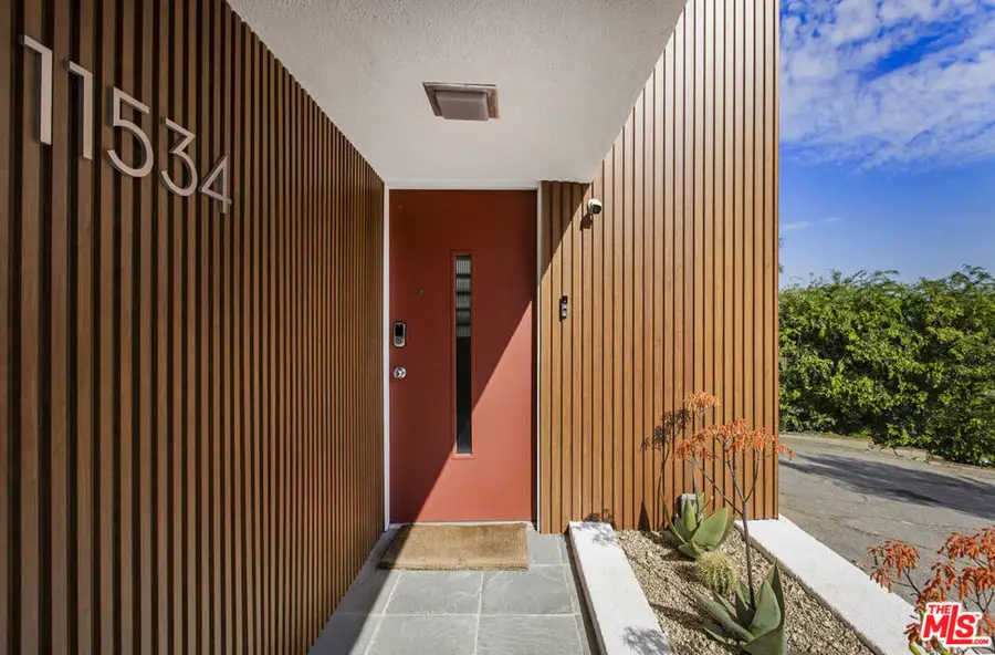 11534 Laurelcrest Drive, Studio City, CA 91604 - Image #2