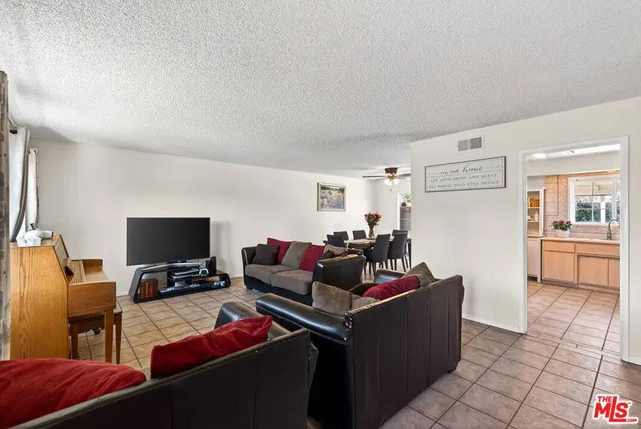 10442 Alabama Avenue, Chatsworth, CA 91311 - #2