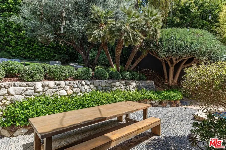 1136 N Doheny Drive, Los Angeles, CA 90069 - Image #3