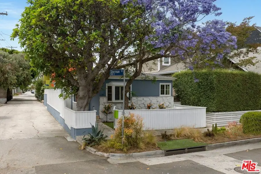 2615 Beach Avenue, Venice, CA 90291 - #3