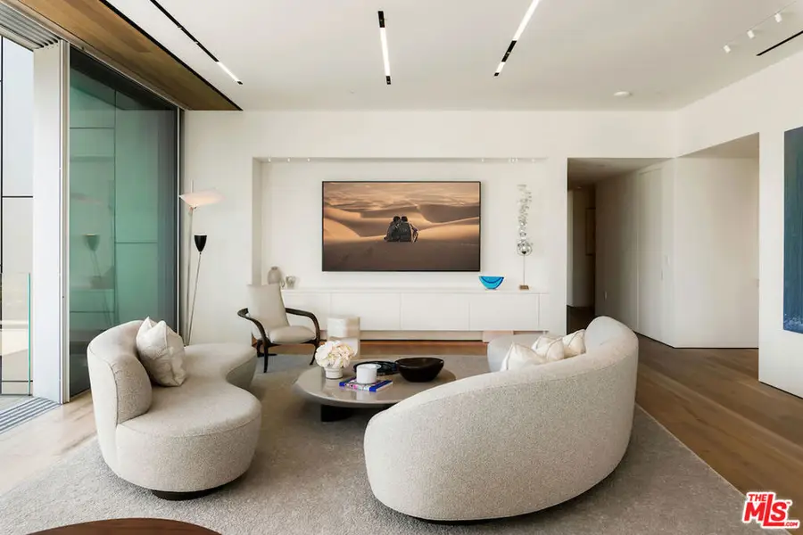 8899 Beverly Boulevard #5A, West Hollywood, CA 90048 - #3