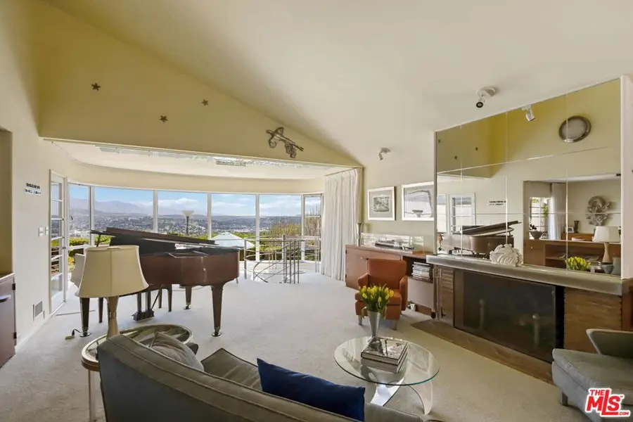 3814 Amesbury Road, Los Angeles, CA 90027 - #2