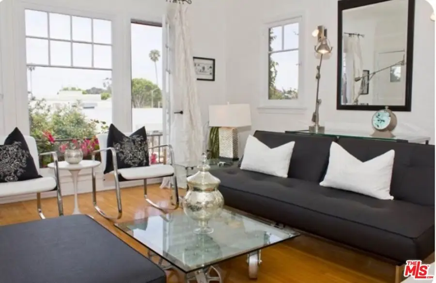 815 10th Street #B, Santa Monica, CA 90403 - #3