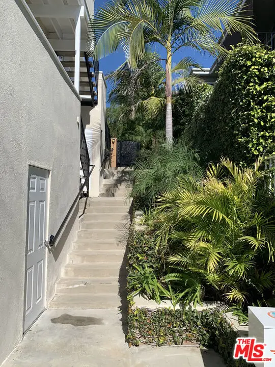 4211 Franklin Avenue, Los Angeles, CA 90027 - #3