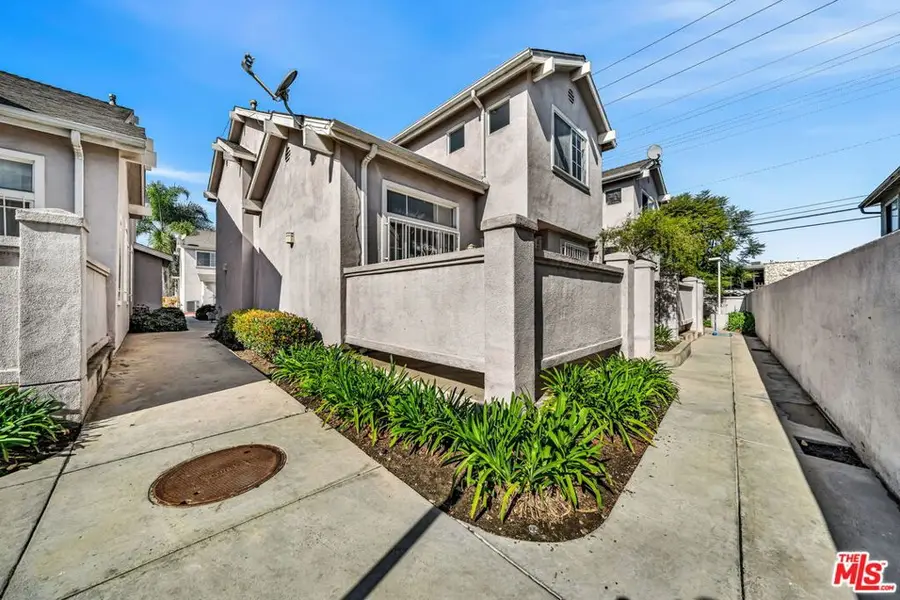 820 W Compton Boulevard #17, Compton, CA 90220 - #3