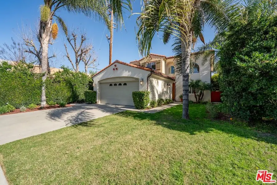 7466 Louise Avenue, Lake Balboa, CA 91406 - #3