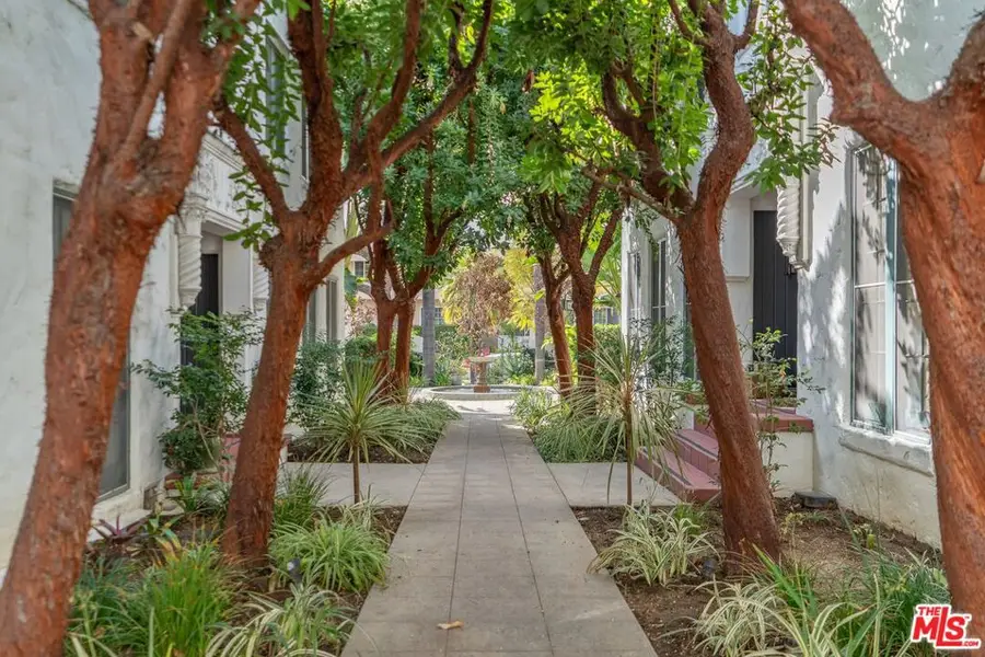 1250 N Harper Avenue #302, Los Angeles, CA 90046 - #2