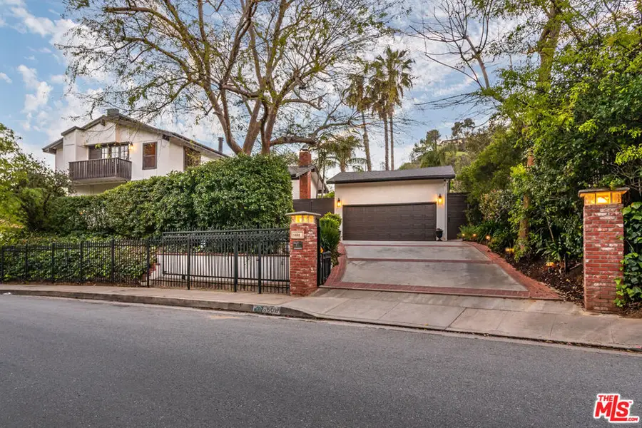 8606 Allenwood Road, Los Angeles, CA 90046 - #3