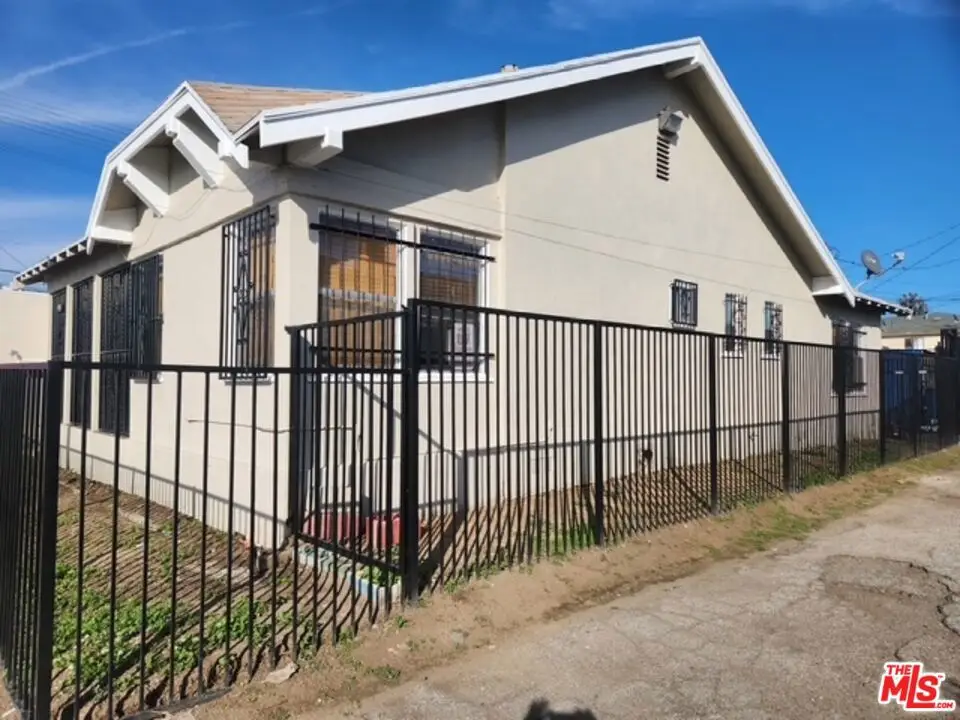 5806 3rd Avenue, Los Angeles, CA 90043 - #1