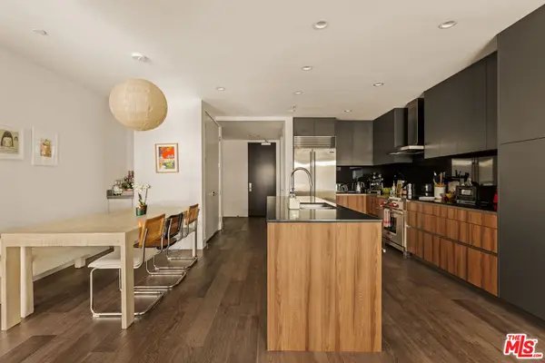 728 N Sweetzer Avenue #212, West Hollywood, CA 90069