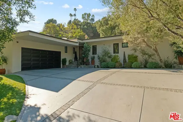 1115 N Bundy Drive, Los Angeles, CA 90049