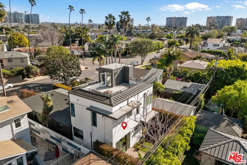 1129 Van Buren Avenue, Venice, CA 90291 - #1