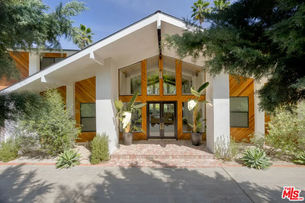 4915 Winnetka Avenue, Woodland Hills, CA 91364 - #1