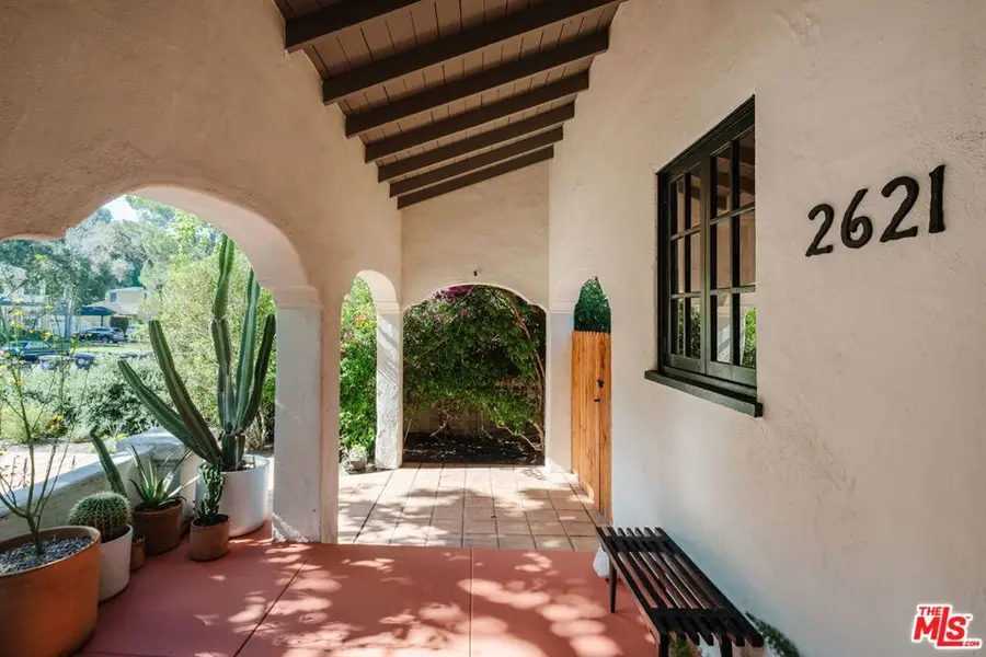 2621 E Glenoaks Boulevard, Glendale, CA 91206 - #3