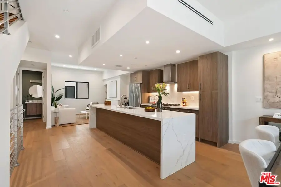 3809 S Verona Court, Los Angeles, CA 90066 - #3