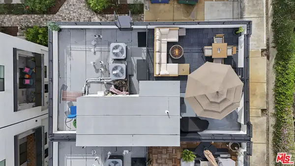 6716 N Royce Lane, Van Nuys, CA 91411