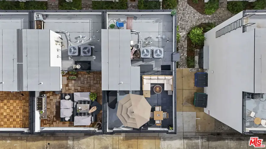 6716 N Royce Lane, Van Nuys, CA 91411 - #2