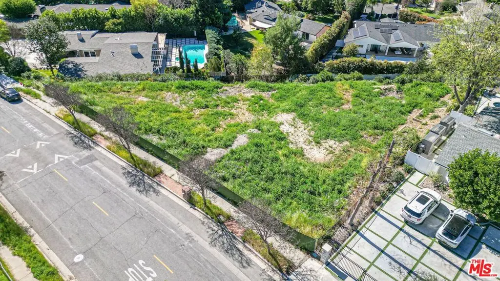 20331 Wells Drive, Woodland Hills, CA 91364 - #1