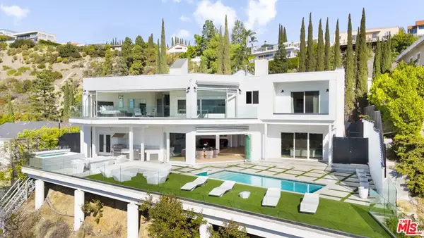 7868 Electra Drive, Los Angeles, CA 90046