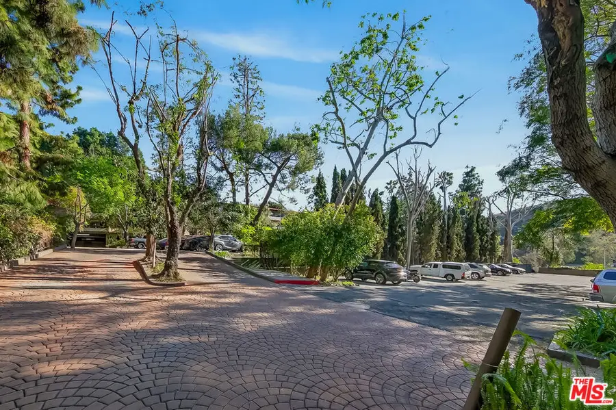 2700 Cahuenga Boulevard #E. 4220, Los Angeles, CA 90068 - #2