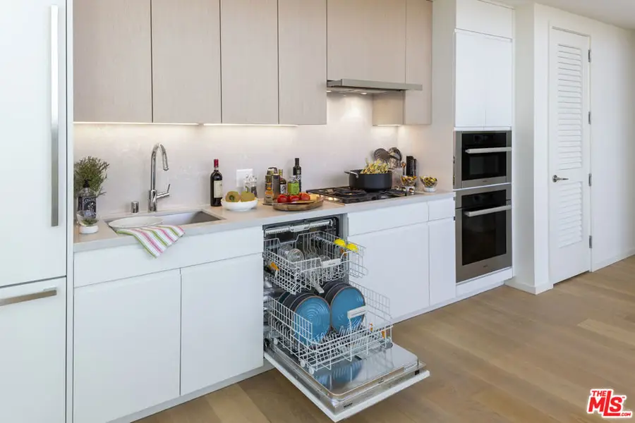 877 Francisco Street #827, Los Angeles, CA 90017 - #3