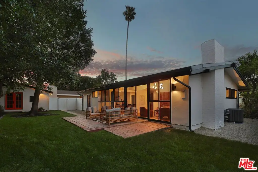 20330 Bryant Street, Winnetka, CA 91306 - #1