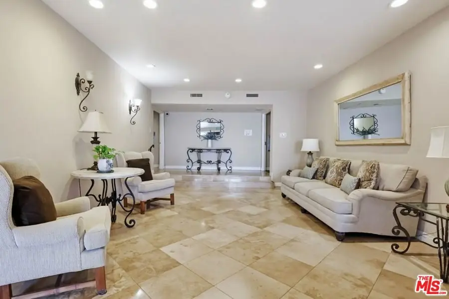 11656 Montana Avenue #114, Los Angeles, CA 90049 - #3