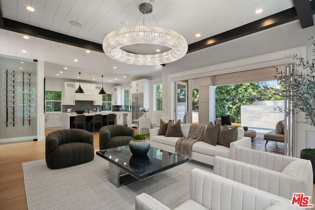 18057 Valley Vista Boulevard, Encino, CA 91316 - #1
