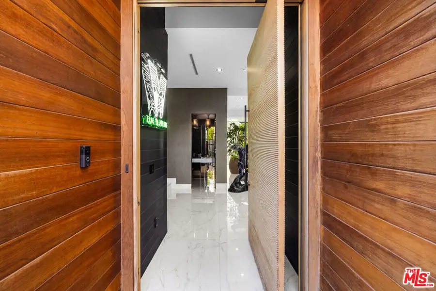 4841 Alonzo Avenue, Encino, CA 91316 - #3