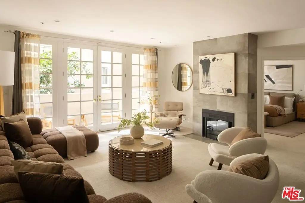 575 S Barrington Avenue #204, Los Angeles, CA 90049 - #1