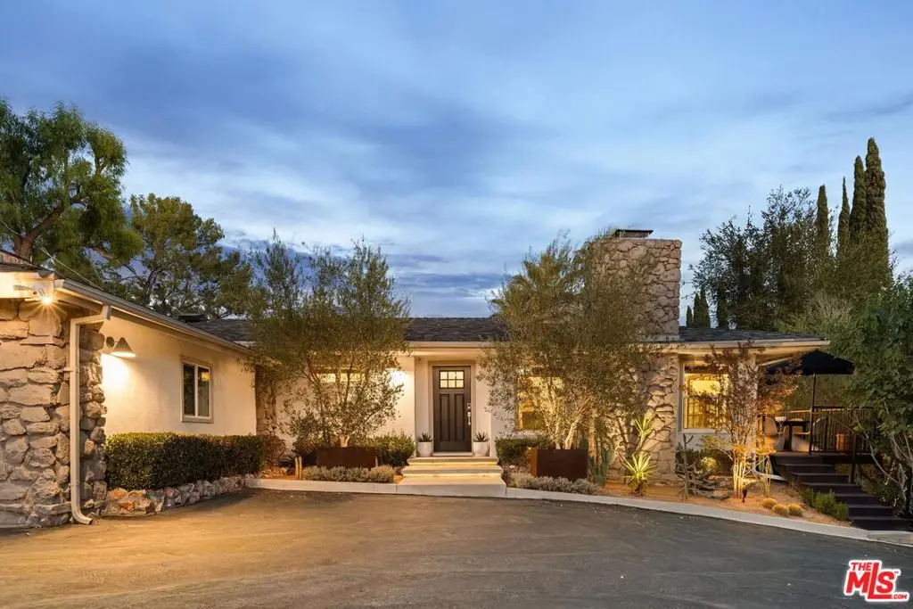 5117 Lubao Avenue, Woodland Hills, CA 91364 - #1