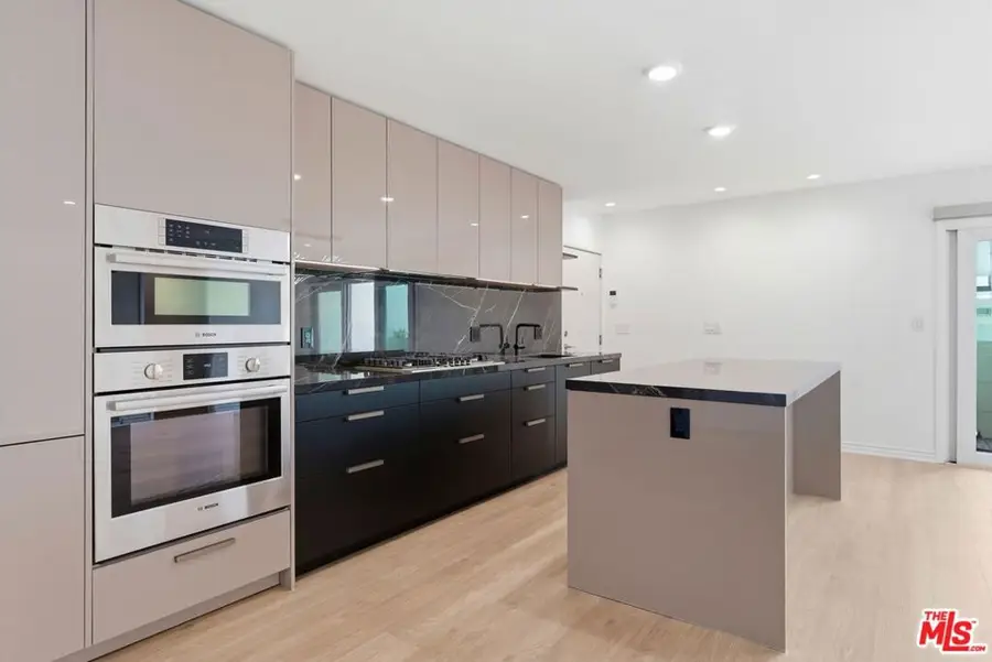 1233 N Laurel Avenue #109, West Hollywood, CA 90046 - #3