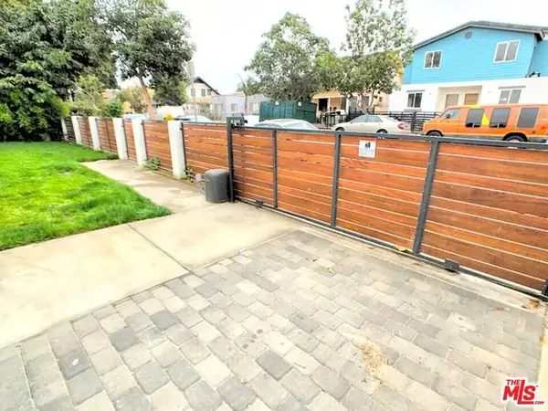 1121 W 39th Place, Los Angeles, CA 90037