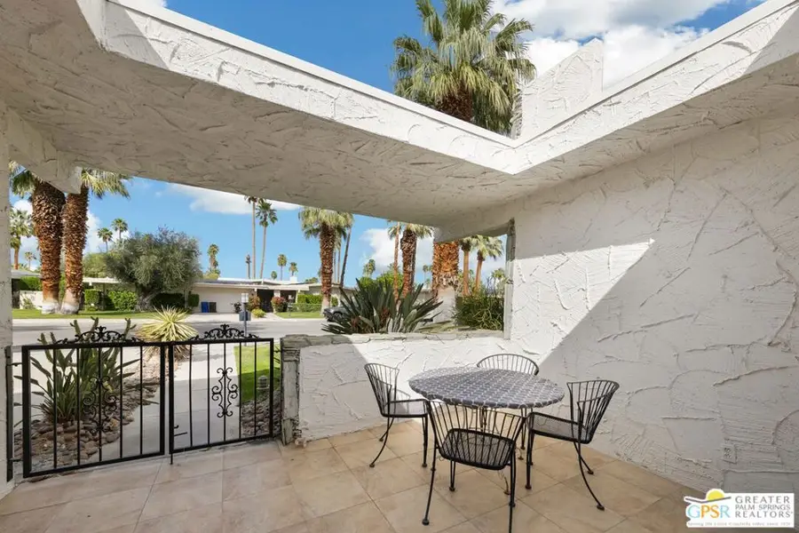 1585 E Sierra Way, Palm Springs, CA 92264 - #2