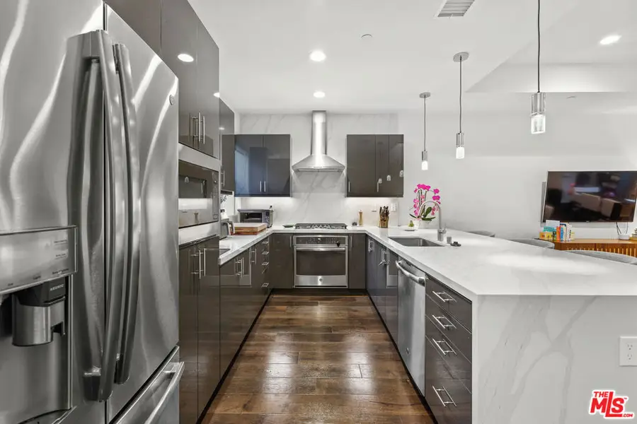 8408 Blackburn Avenue, Los Angeles, CA 90048 - #3