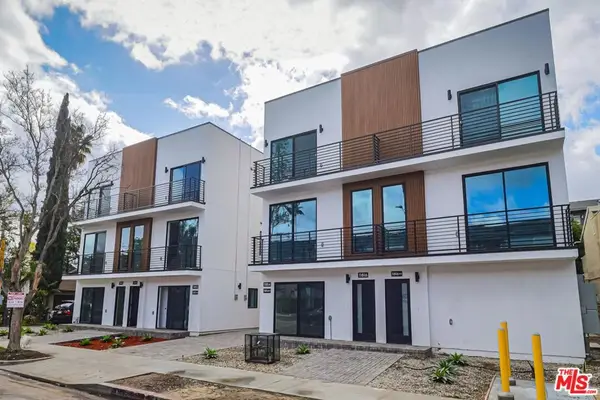 11810 Gilmore Street, North Hollywood, CA 91606