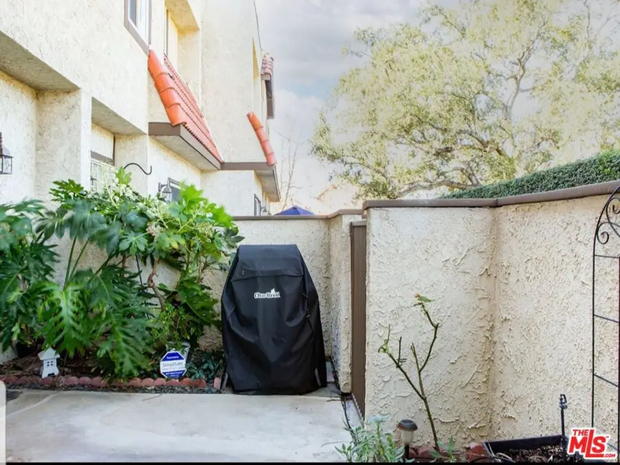 27656 Ironstone Drive #2, Canyon Country, CA 91387 - #2