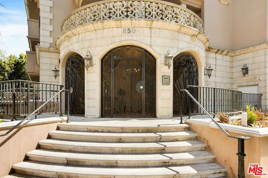 850 N Croft Avenue #104, Los Angeles, CA 90069 - #2