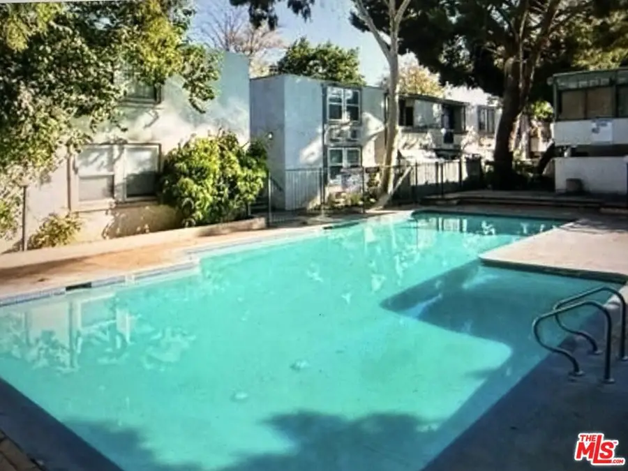 18620 Hatteras Street #145, Tarzana, CA 91356 - #2