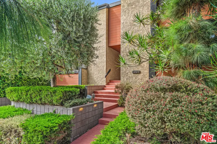 1427 S Bentley Avenue #D, Los Angeles, CA 90025 - #3