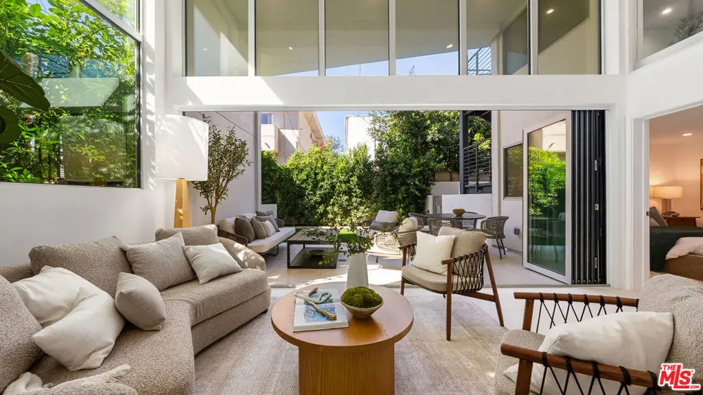 621 N Kings Road #2, West Hollywood, CA 90048 - #1