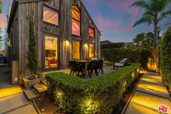 752 Palms Boulevard, Venice, CA 90291