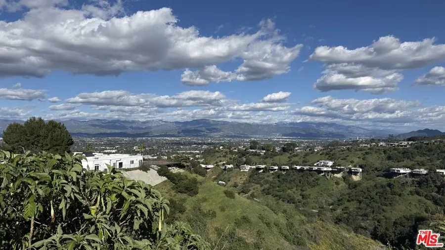 14652 Deervale Place, Sherman Oaks, CA 91403 - #2