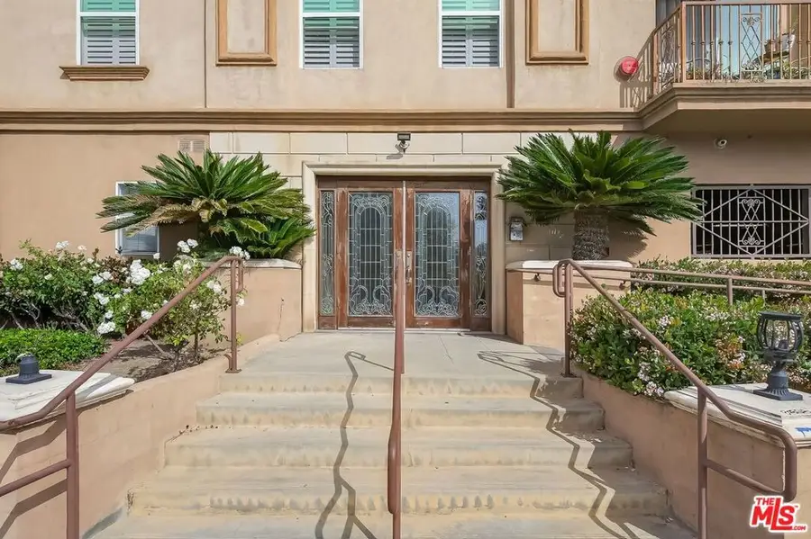 956 S Wilton Place #201, Los Angeles, CA 90019 - #2