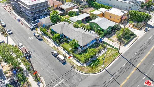 11202 Oxnard Street, North Hollywood, CA 91606